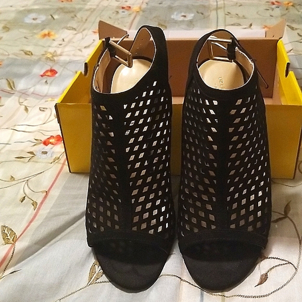 Liz Claiborne Heels WORN ONCE!!!!!